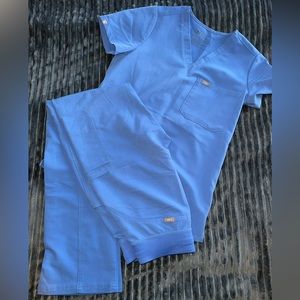 Figs XS top & XXS Tall bottoms